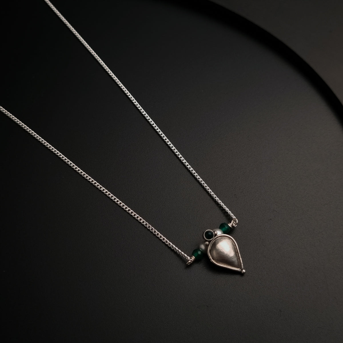 Drop Shape Necklace with Peral and Green Onyx