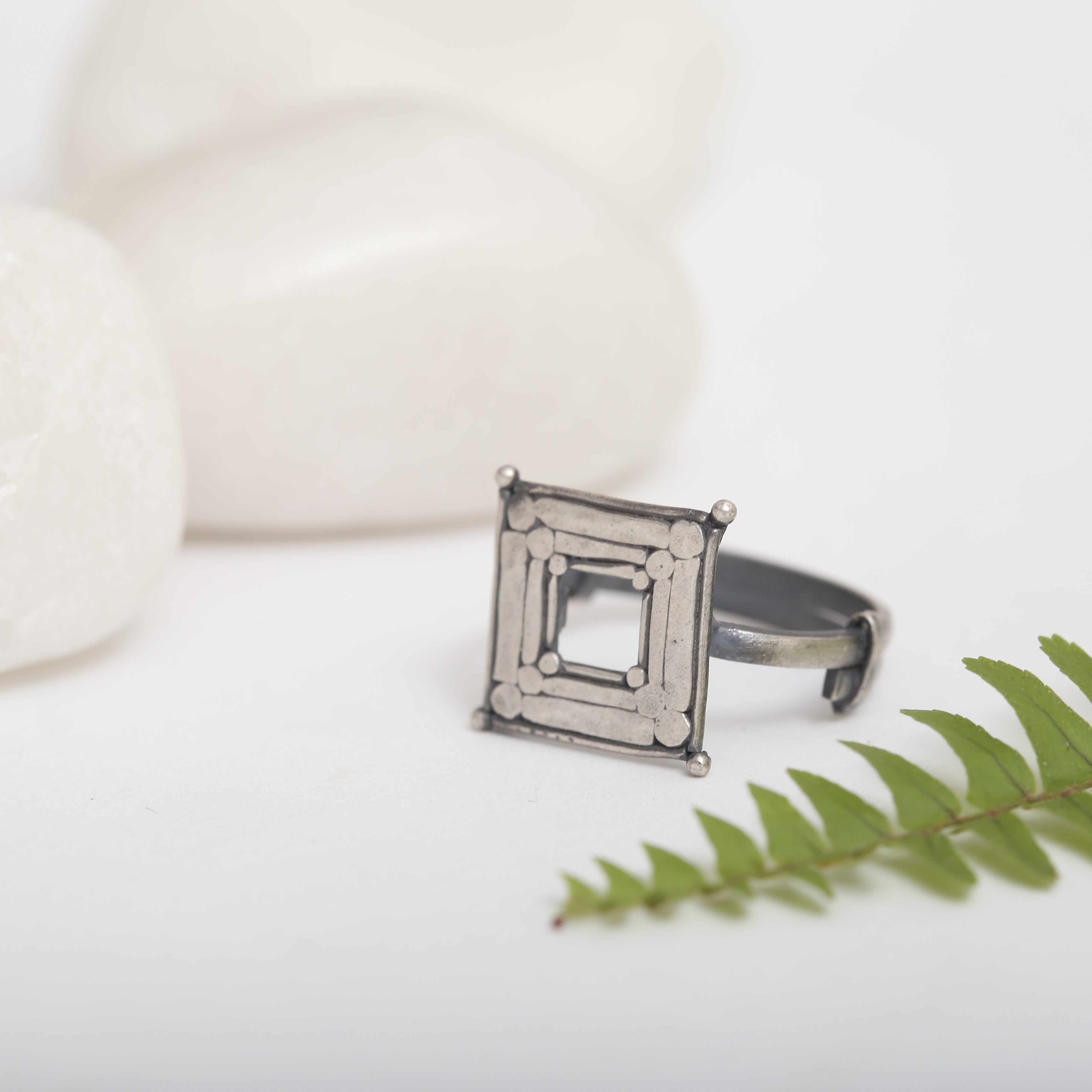 THE CLASSIC Square Profile Ring II – omiwoods