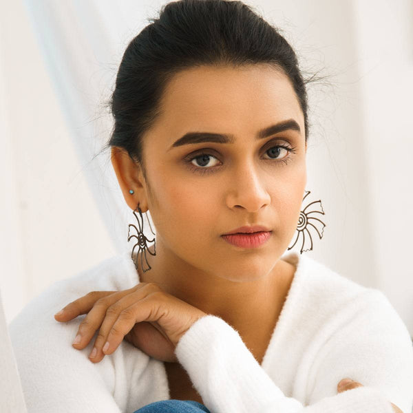 Gulmohar Hammered Earring: Hook Style