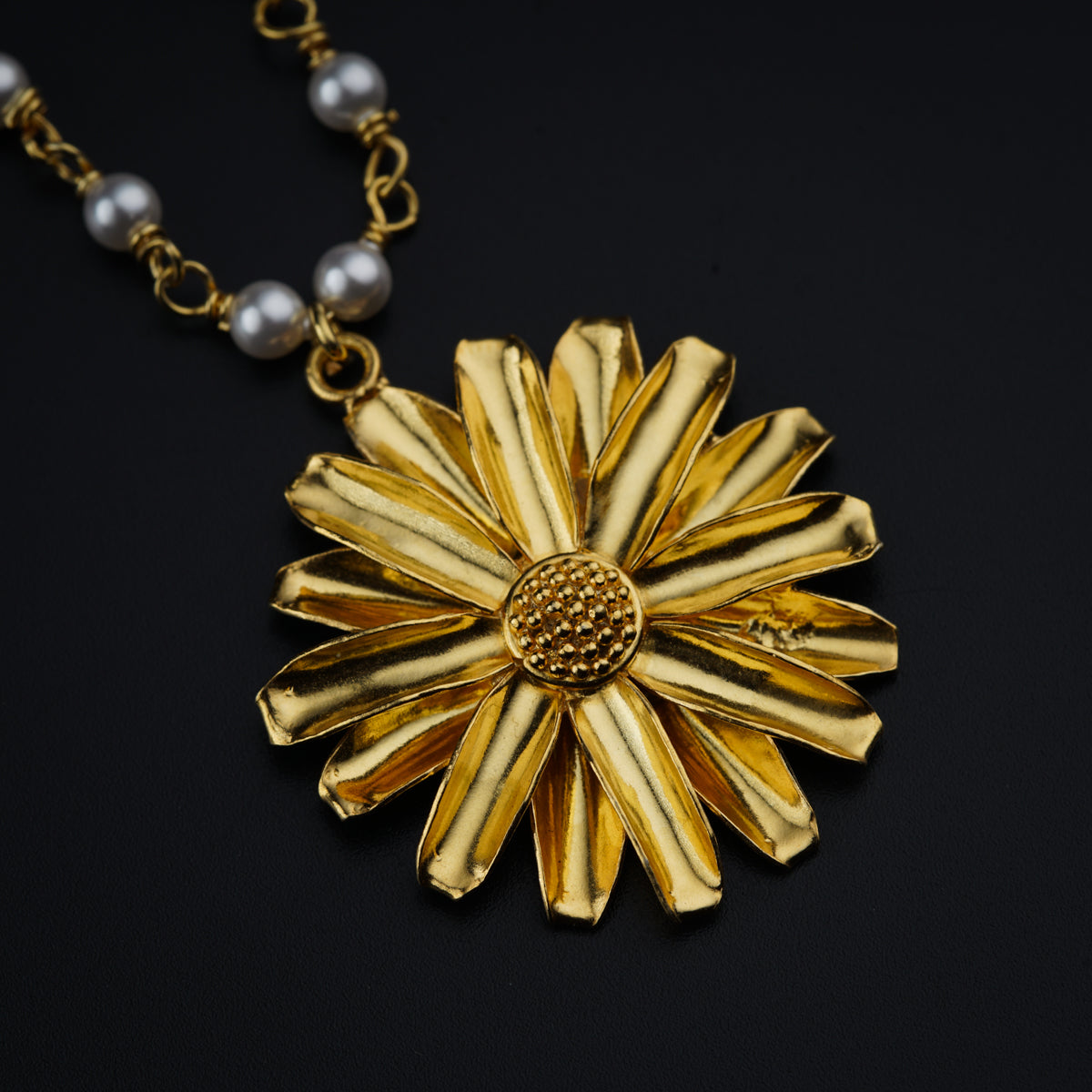 Golden Bloom Pearl Necklace- Medium length