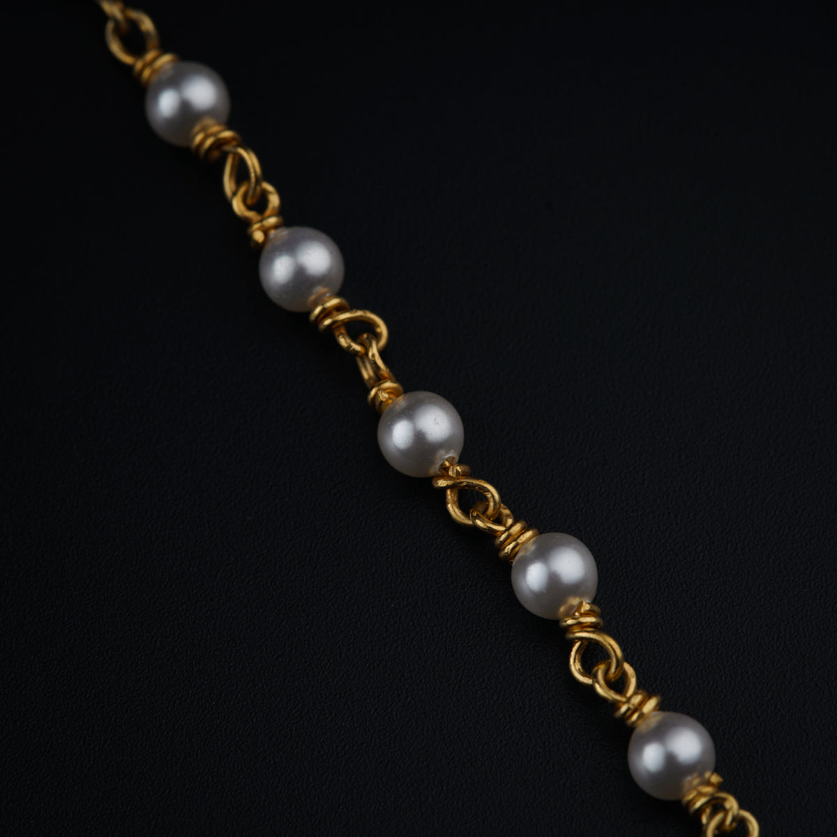 Golden Bloom Pearl Necklace- Short