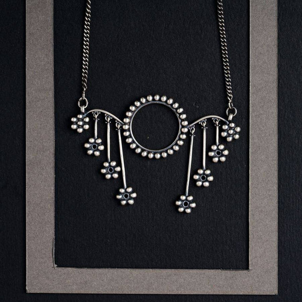 Flowers and breeze ( Long chain pendant )