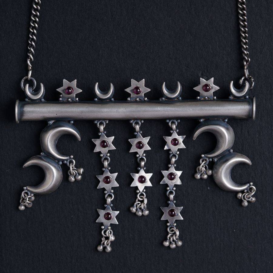 Osvag India Polki Embellished Long Pendant Necklace | Gold, 92.5 Silver,  Polki | Long pendant necklace, Long pendant, Pearl long chain indian