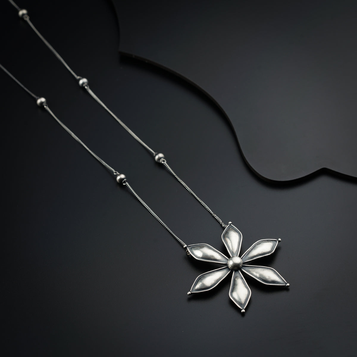 Small Flower Necklace – Beth Jewelry